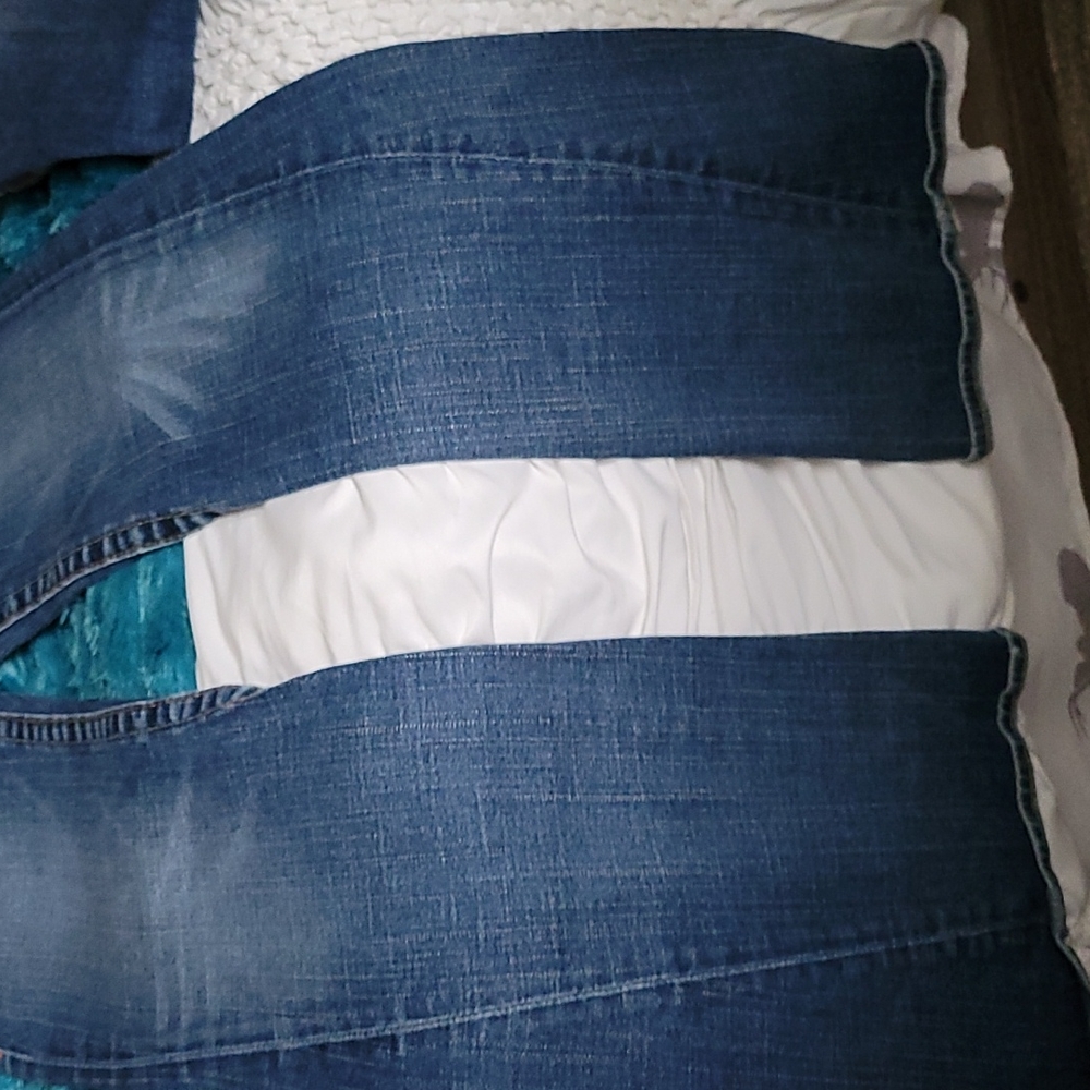 True Religion jean - Picture 4 of 9